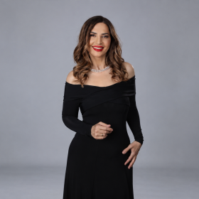 Pianistja kosovare Lule Elezi mban recital në Pallatin mbi Ujë në Varshavë