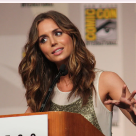 Eliza Dushku nderohet me doktoratë “Honoris Causa”