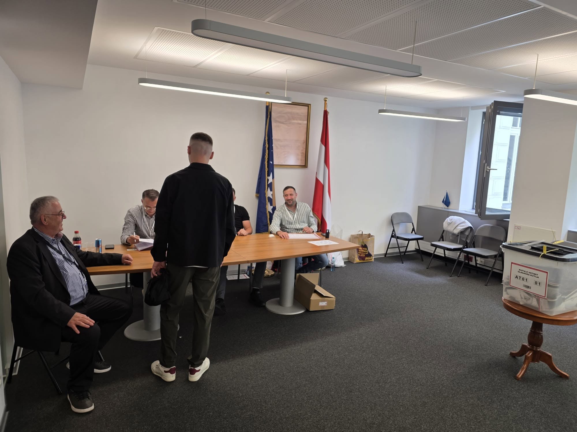 Mbyllet procesi i votimit në Vjenë  Votuan 907 qytetarë