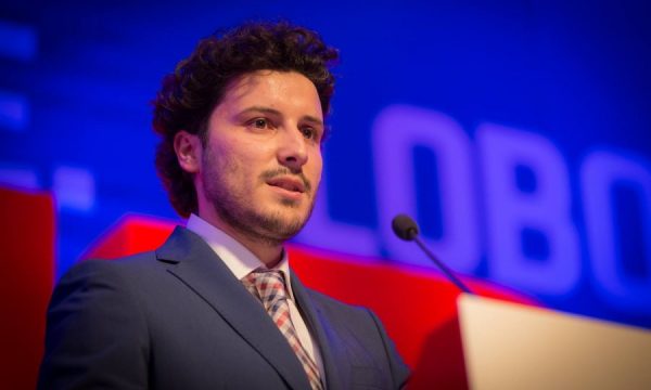 Dritan Abazoviq politikani më i pëlqyer në Mal të Zi  kryeson me mbështetjen më të lartë neto