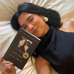 Dua Lipa frymëzon edhe përmes librave, zbulon pesë titujt e saj të preferuar
