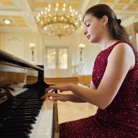Pianistja shqiptare Fatjona Maliqi interpretoi veprën monumentale të Bach-ut në Gjermani