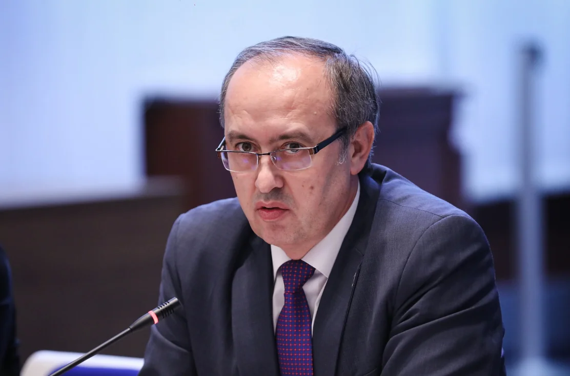 Hoti thërret protestë për përfshirjen e Kosovës në gazin amerikan