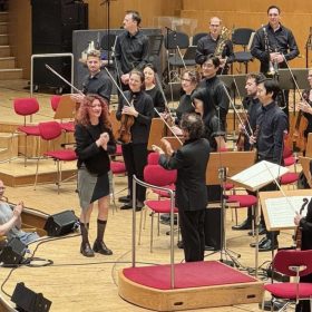 Kompozitorja kosovare Anda Kryeziu debuton në Filharmoninë e Kölnit me premierë botërore