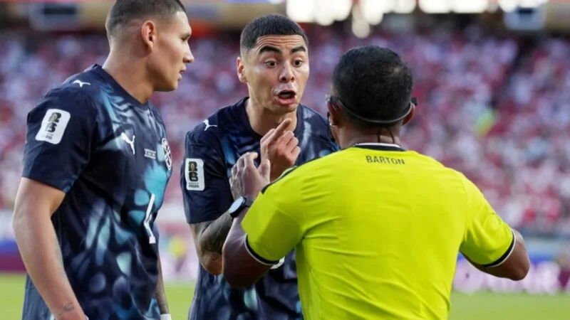 Rregulli i ri i FIFA-s: Kartoni i parë i kuq për fshehjen e gojës gjatë debatit