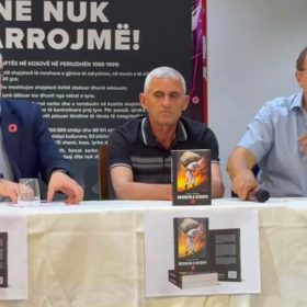 Fadil Muqolli: “Kam frikë se po e zbehim përgjegjësinë e autorëve të krimeve të luftës me heshtjen tonë”