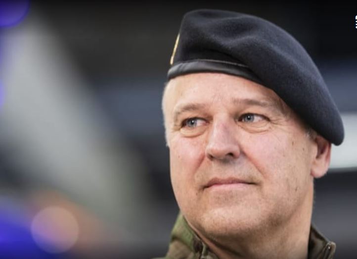 Shefi i Armatës viziton trupat zvicerane në Kosovë dhe Bosnjë e Hercegovinë