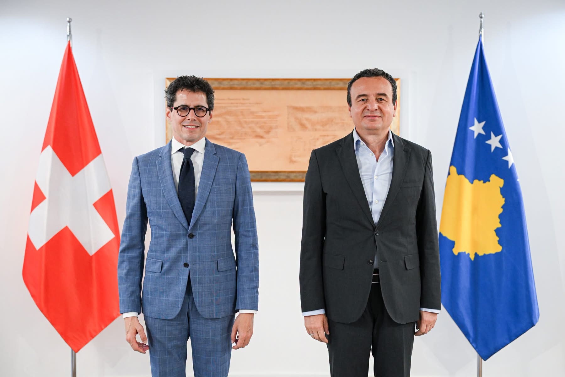 Ambasadori zviceran Jürg Sprecher falënderon Kurtin për pritjen lamtumirëse