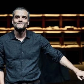 Isah Mustafa merr pjesë në Festivalin prestigjioz të Avignon-it në Francë