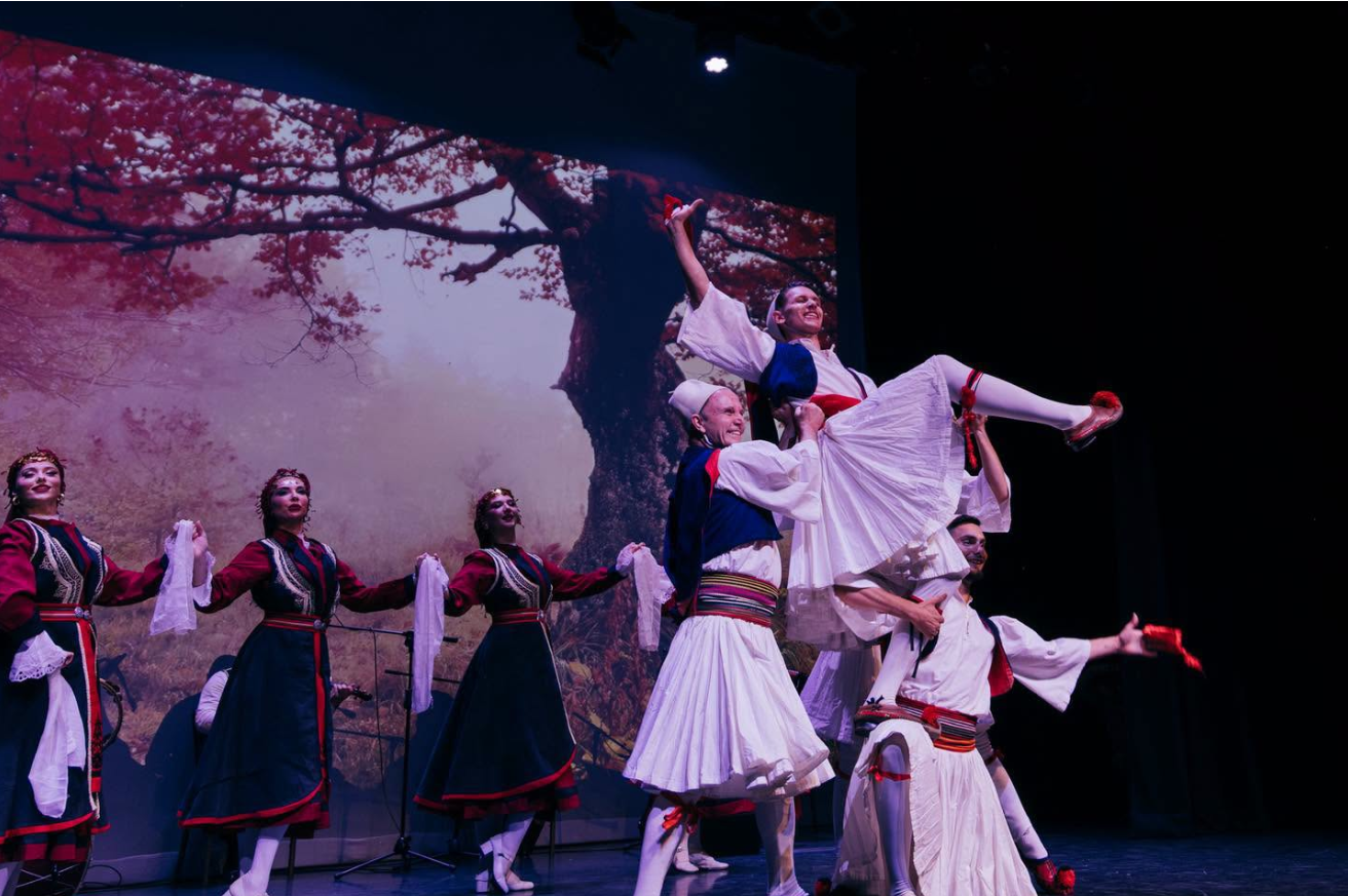 Ansambli Kombëtar i Këngëve dhe Valleve Popullore performon për herë të parë në Mbretërinë e Bashkuar
