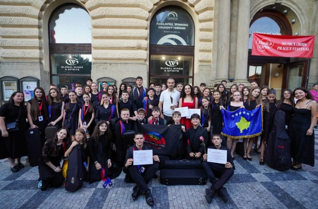 Kosova shkëlqen në Pragë: Orkestra “Amadeus” fiton Medaljen e Artë dhe katër çmime ndërkombëtare