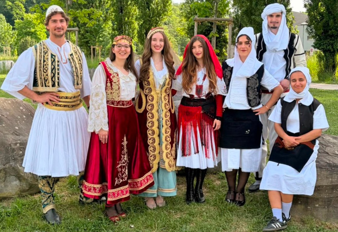 Studentët shqiptarë në Lozanë: Identiteti i ndërmjetë, sfidat dhe perspektivat
