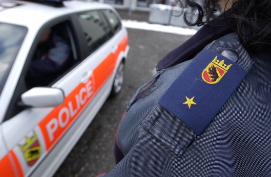 Sulmohen policët në Bernë   Ata hedhin sprej mbi sulmuesit