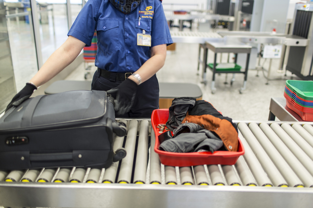 Nga 8 dhjetori Aeroporti i Cyrihut lejon pjesërisht lëngjet në bagazhin e dorës