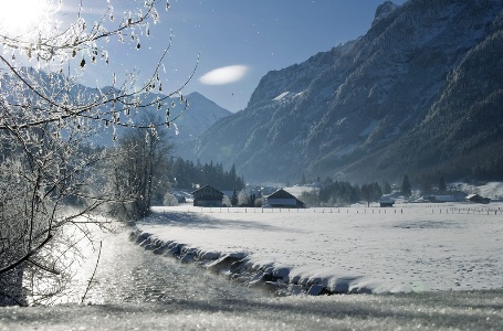 Zvicra në prag të Vitit të Ri  ngrica dhe mjegull 